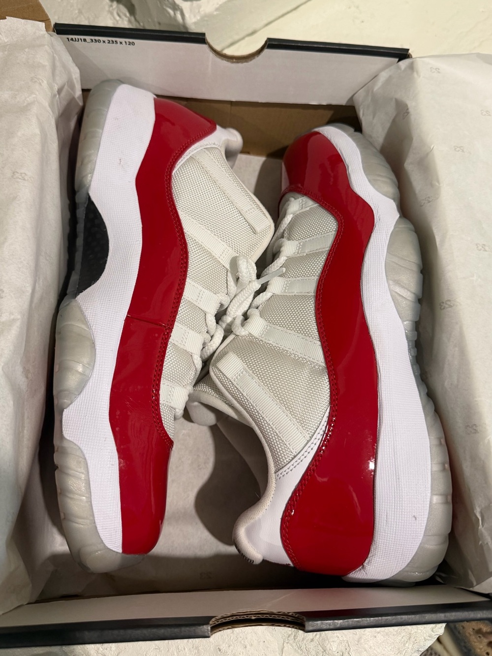Air Jordan 11 Retro Low - size 11